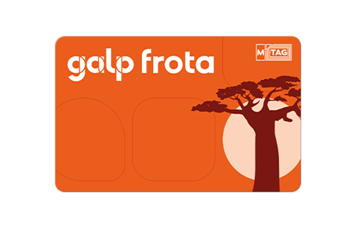 Cartão Galp frota. Um cartão cor-de-laranja. No canto superior esquerdo diz "galp frota" a branco. À direita, ao centro, tem uma imagem de uma árvore em tons de castanho.