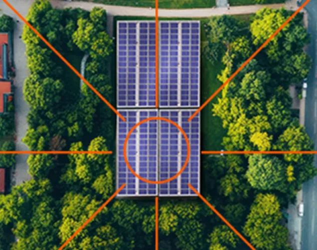 Vista aérea de um bairro urbano rodeado de zonas verdes, com edifícios residenciais e árvores, destacando no centro um conjunto de painéis solares num telhado, ligados por linhas gráficas a diferentes áreas, simbolizando uma comunidade solar partilhada.
